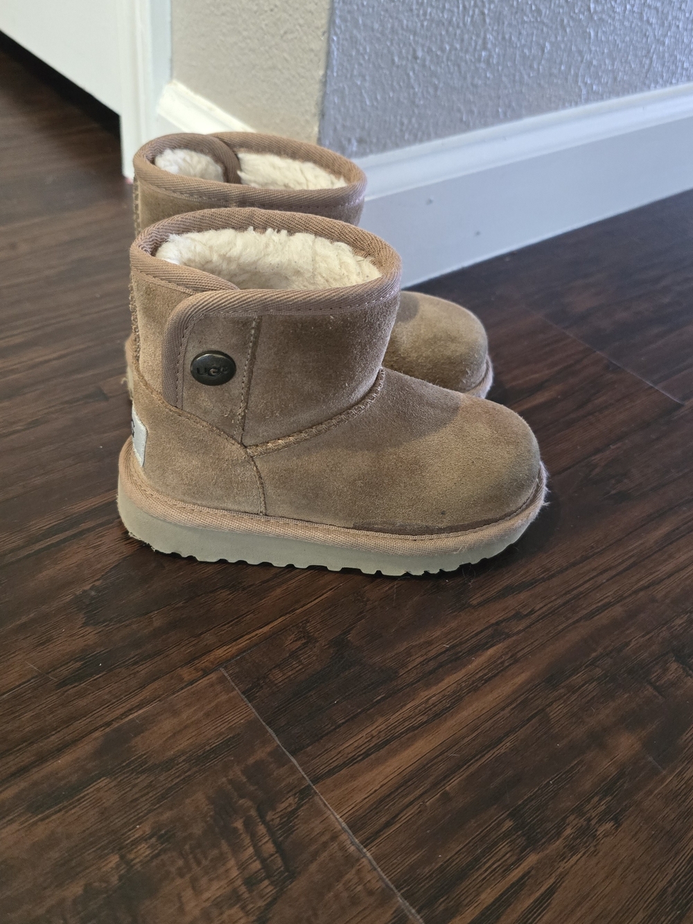 Kids Uggs Boot Shearling-Lined Suede Boots - Brown
